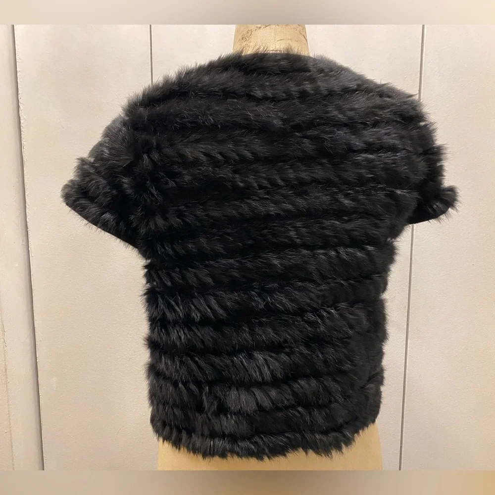Monari cropped fur top with buttons - Picture 3 of 12